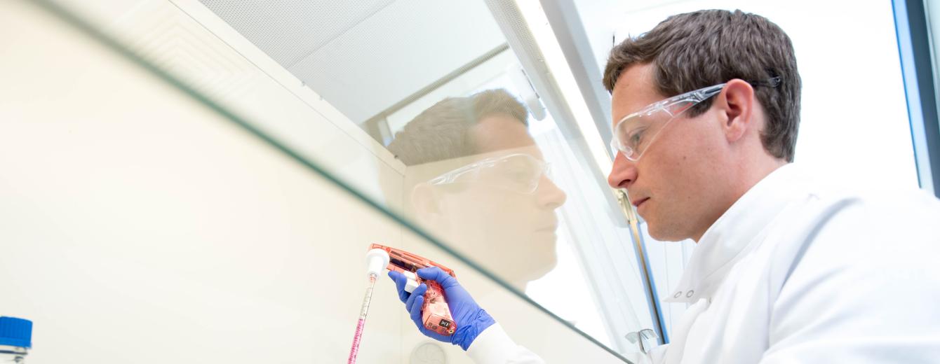 Atelerix CSO Steve Swioklo works in the Atelerix lab